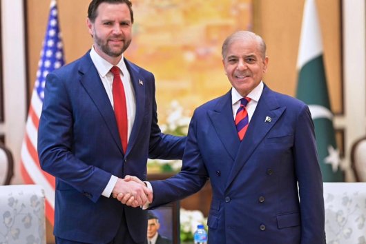 Udalosť dňa: USA začali „čistiť“ Hormuzský prieliv, tvrdí Trump