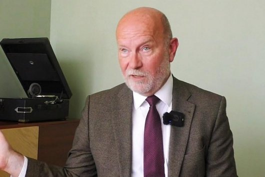 Rastislav Káčer: Prečo je výhra Pétera Magyara zlou správou pre Fica a Slovensko?