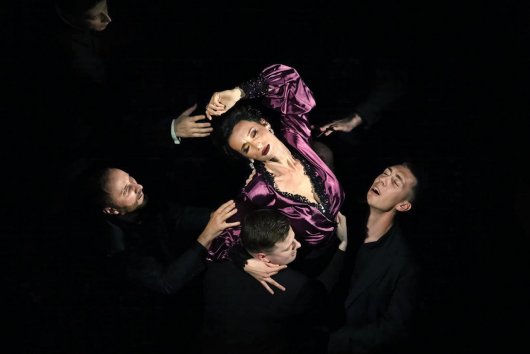 La Traviata, nízkorozpočtová, strhujúca a naplno
