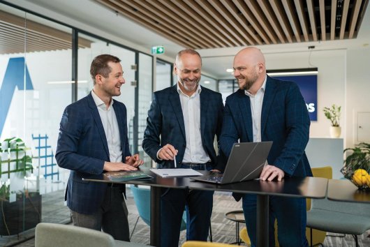 Viete, koľko stojí vlastná kancelária pri jazere? Odpoveď vás možno prekvapí