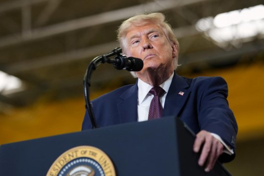 Udalosť dňa: Trump tvrdí, že Irán nebude vyberať poplatky v Hormuzskom prielive