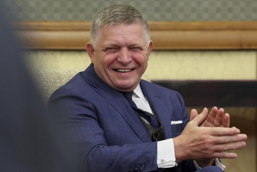 Kto mení na Slovensku štátne zriadenie?