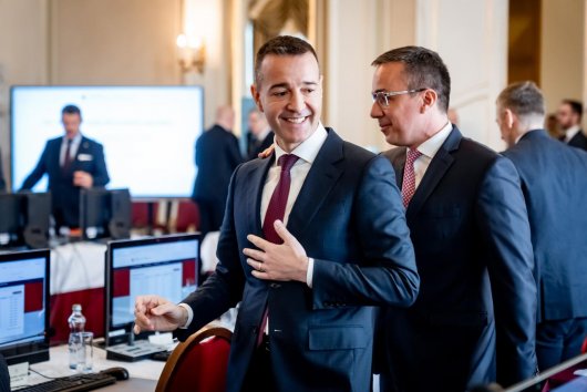 Každé dieťa má právo na starostlivosť a lásku. Postarajme sa o ne. Netrestajme ich za chudobu ich rodičov