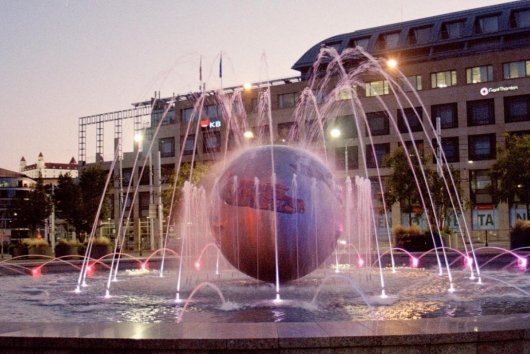 .mladí: Ako počúvať fontány?