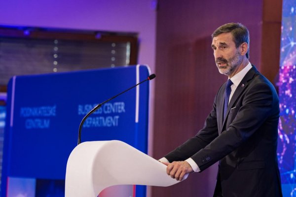 Blanár sa zastal ukrajinských civilistov a vyzval Rusko, aby prestalo s nehumánnym prístupom k nim