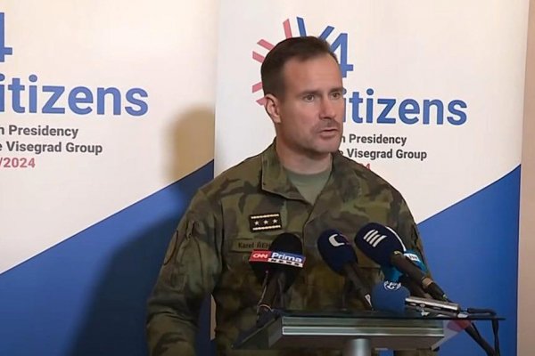 ČR: Poslanec ANO tvrdil, že armáda sledovala politikov aj ľudí, Řehka to poprel