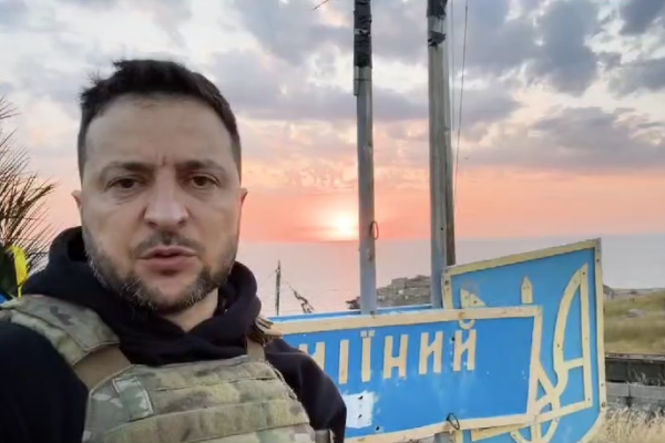 Prezident Zelenskyj ďakoval obrancom Ukrajiny z Hadieho ostrova