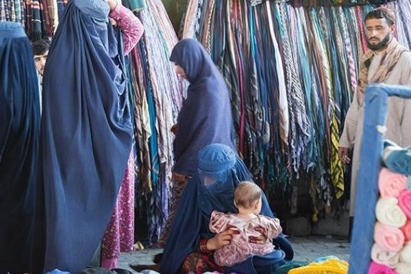 ICC vydal zatykače na dvoch predstaviteľov Talibanu za prenasledovanie žien