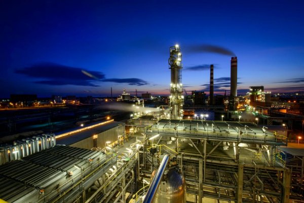 Spoločnosť Slovnaft si tento rok pripomína 130 rokov od prvého spracovania ropy na Slovensku