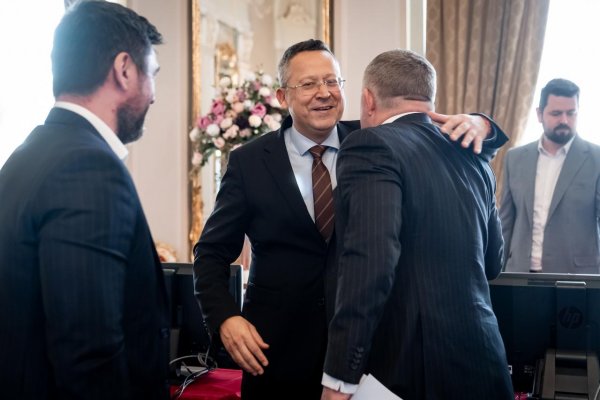 Dáta bez pátosu: Pán minister Kamenický choďte od kormidla, odíďte maľovať obrazy