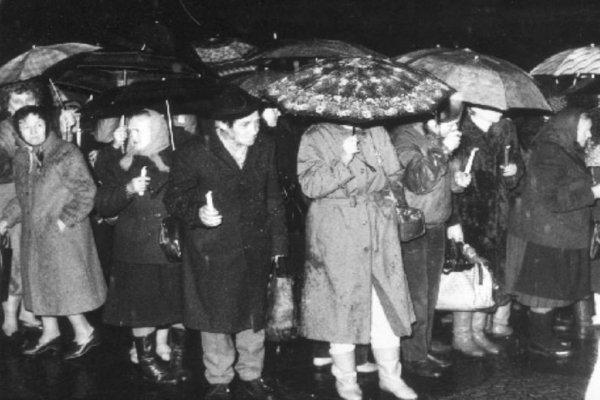 Sviečková manifestácia pred 38 rokmi predznamenala pád komunistického režimu