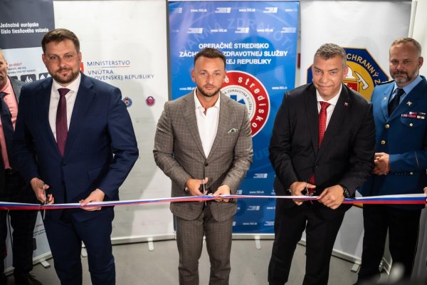 Opozícia zbiera podpisy na odvolanie Šaška, vyzýva ho zrušiť tender na záchranky