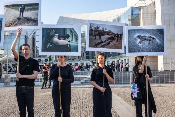 Ľudia na proteste Netreba nám Netrebko odmietli papalášizmus a podporu Ruska