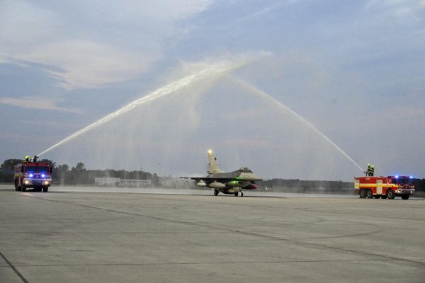 Na Slovensku pristáli ďalšie dve lietadlá F-16