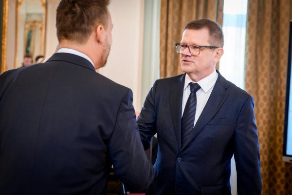 Pellegrini prijal demisiu podpredsedu vlády Kmeca, dočasne ho nahradí Tomáš Drucker