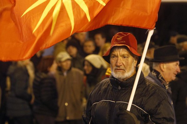 Macedónsky parlament schválil premenovanie krajiny na Republiku Severné Macedónsko