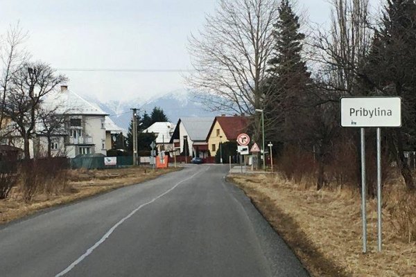 Firma, ktorá postavila starostovi časť domu, sa teší v Pribyline štedrým zákazkám