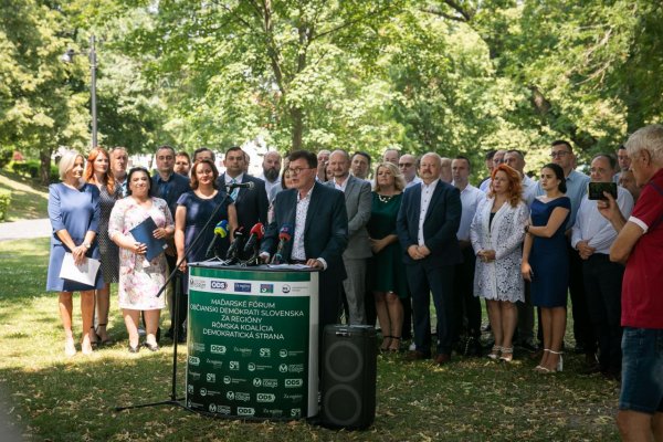 Teraz je najvhodnejší čas pre strany s nízkymi preferenciami odstúpiť z volieb, myslí si politológ