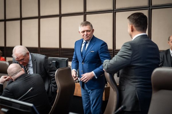 Estónsko Ficovi nepovolilo prelet, skomplikovalo mu tak cestu do Moskvy