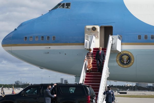 Ústavnú žalobu proti Trumpovi zašlú do Senátu v pondelok