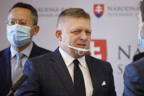 Fico vyhlásil, že sa nedá zaočkovať proti koronavírusu. Zarábajú na tom podľa neho farmaceutické firmy