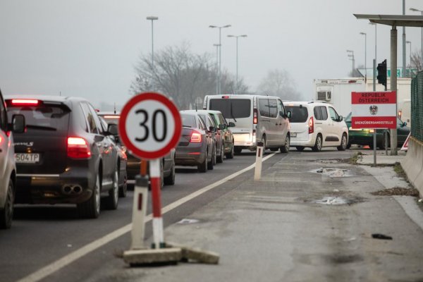 Polícia bude od pondelka vykonávať intenzívne kontroly pri vstupe na Slovensko