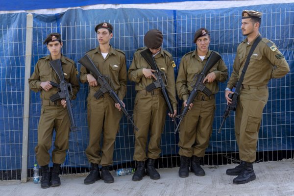 Izrael povoláva desaťtisíce záložníkov na rozšírenú ofenzívu v Gaze