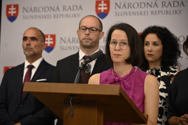 Podľa PS mohla byť tajná služba zneužitá, žiada zasadnutie výboru na kontrolu SIS