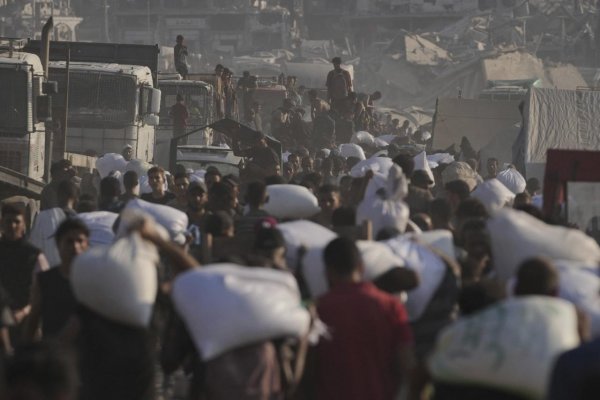 Kamióny s humanitárnou pomocou začali smerovať z Egypta k Pásmu Gazy