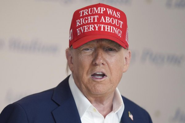 Trump: Dostať Zelenského a Putina za jeden stôl je ako zmiešať olej s octom