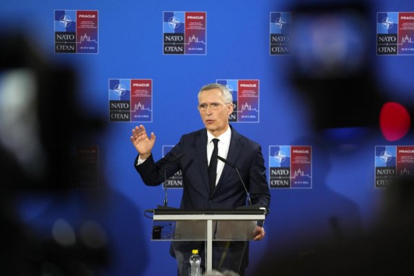 Stoltenberg: Ukrajina má právo zasiahnuť „legitímne ciele v Rusku“