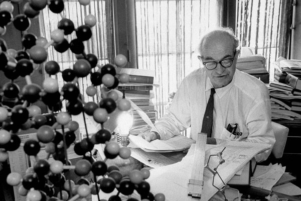 Hríb, Mojžiš: Ako kvantová mechanika vysvetlila chémiu