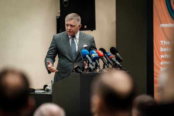 Slovensko ešte nikdy nebolo v takej krízovej situácii, ako je teraz, tvrdí Fico – čo to znamená podľa Juraja Petroviča?