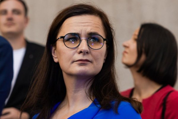 Ministri súčasnej vlády evidentne prihrávajú verejné zdroje svojim ľuďom