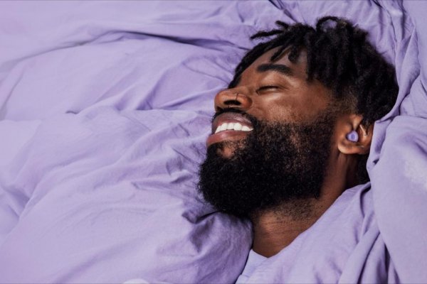 Štuplíky do uší sa vám zídu pod letné pódiá aj na pokojný spánok. Aké?