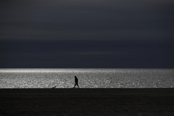 V oceáne zachránili chlapca na nafukovačke v tvare jednorožca