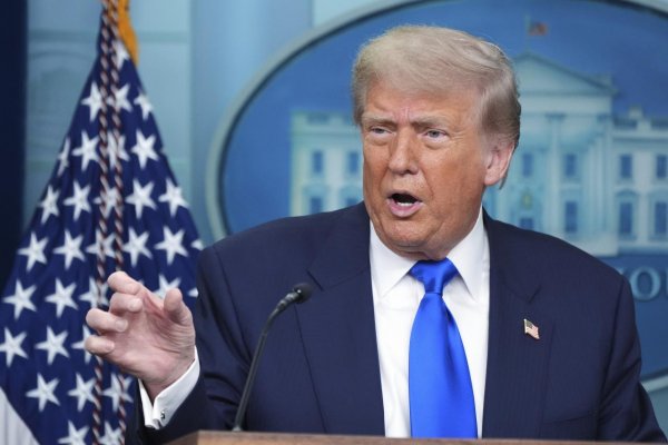 Izrael súhlasí s podmienkami 60-dňového prímeria v Pásme Gazy, oznámil Trump