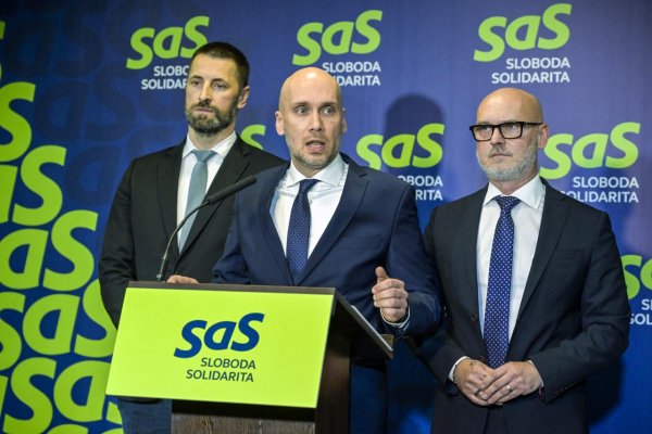 SaS: Premiér pri Slovalcu odstraňuje následky toho, čo sám spôsobil