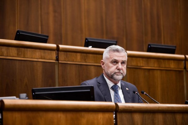 Gašpar oznámil, že o voľbe poštou zo zahraničia sa má rokovať v apríli – čo to znamená podľa Mareka Bartoneka