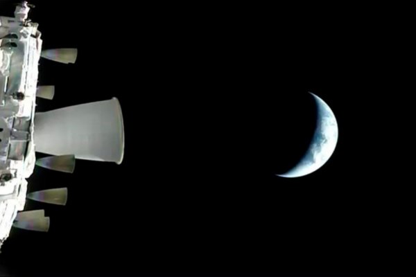 Astronauti misie Artemis 2 sú v polovici cesty k Mesiacu