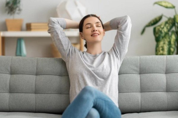 Chladný vánok alebo mobilná klíma? Sprievodca výberom ventilátora a prenosnej klimatizácie od odborníkov na elektro