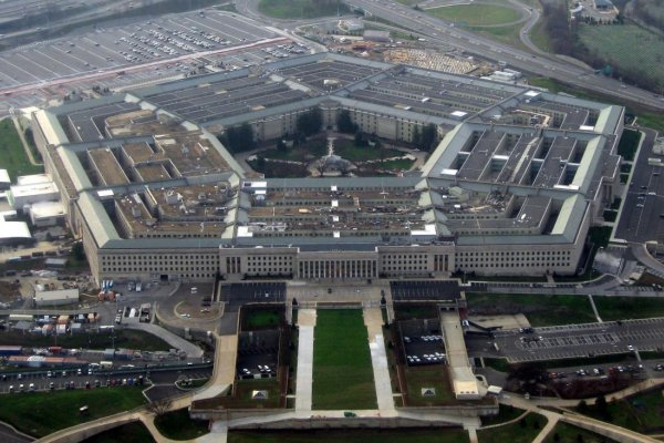 Pentagon potvrdil pozastavenie vojenskej pomoci Ukrajine, kritizujú to republikáni aj demokrati