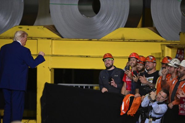 Trump zdvojnásobí dovozné clá na oceľ na 50 percent