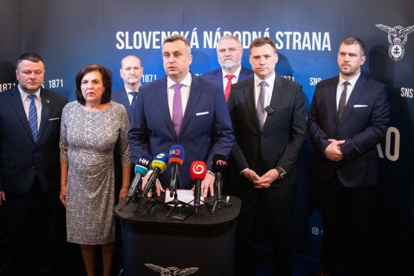 PS: Ficova koalícia chce legalizovať extrémizmus na Slovensku, SNS prichádza na pomoc neonacistom a ďalším extrémistom
