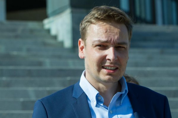 PS zvoláva mimoriadny ústavnoprávny výbor, minister Susko podľa nich musí vysvetliť svoje zlyhania