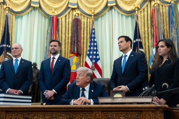 Udalosť dňa: Arákčí by mal v noci pricestovať na rokovania do Islamabadu, Trump chce vyslať Witkoffa a Kushnera​
