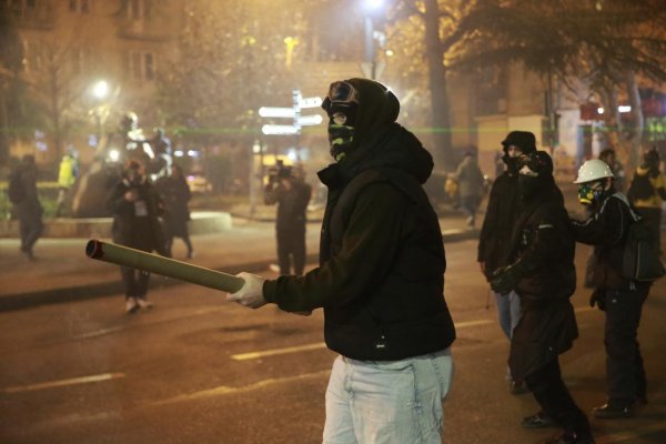 Počas piateho dňa protivládnych protestov v Gruzínsku utrpelo zranenia 26 osôb