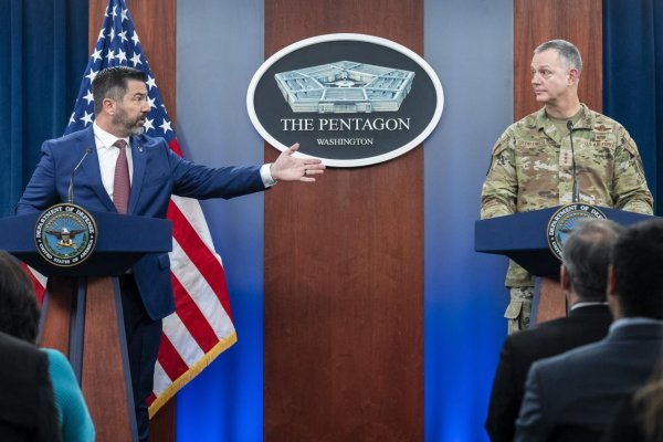 NBC News: Pentagón zvažuje návrh na stiahnutie vojakov z východnej Európy