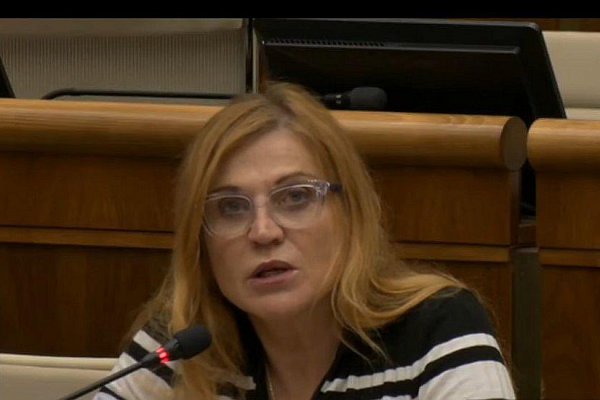 Poslankyňa Smeru J. Vaľová sa vzdala poslaneckého mandátu