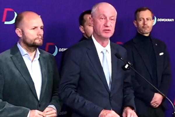 Karel Hirman: Prečo sa údajne lacná ruská ropa neprejavuje na benzínových čerpadlách?